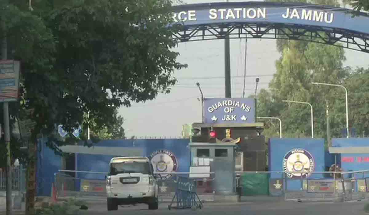 జమ్ము విమానాశ్రయంలో పేలుడు