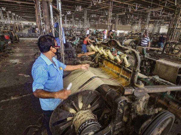 మేలో త‌యారీ రంగ వృద్ధి రేటు డీలా