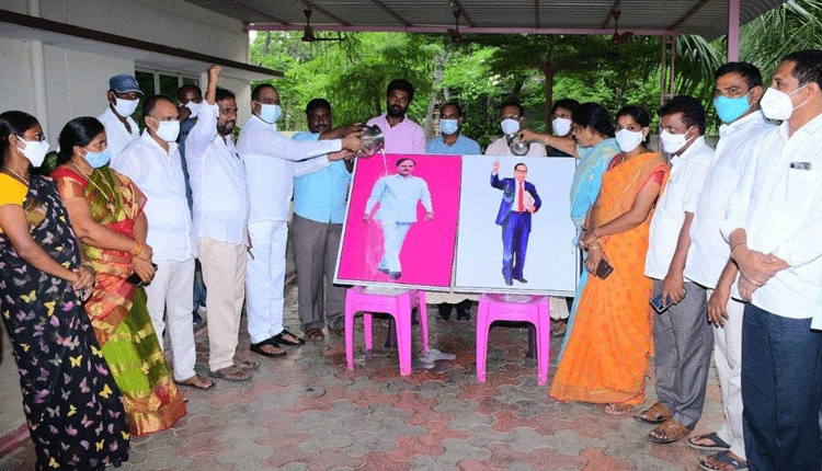 దళితుల ఆశాజ్యోతి కేసీఆర్‌