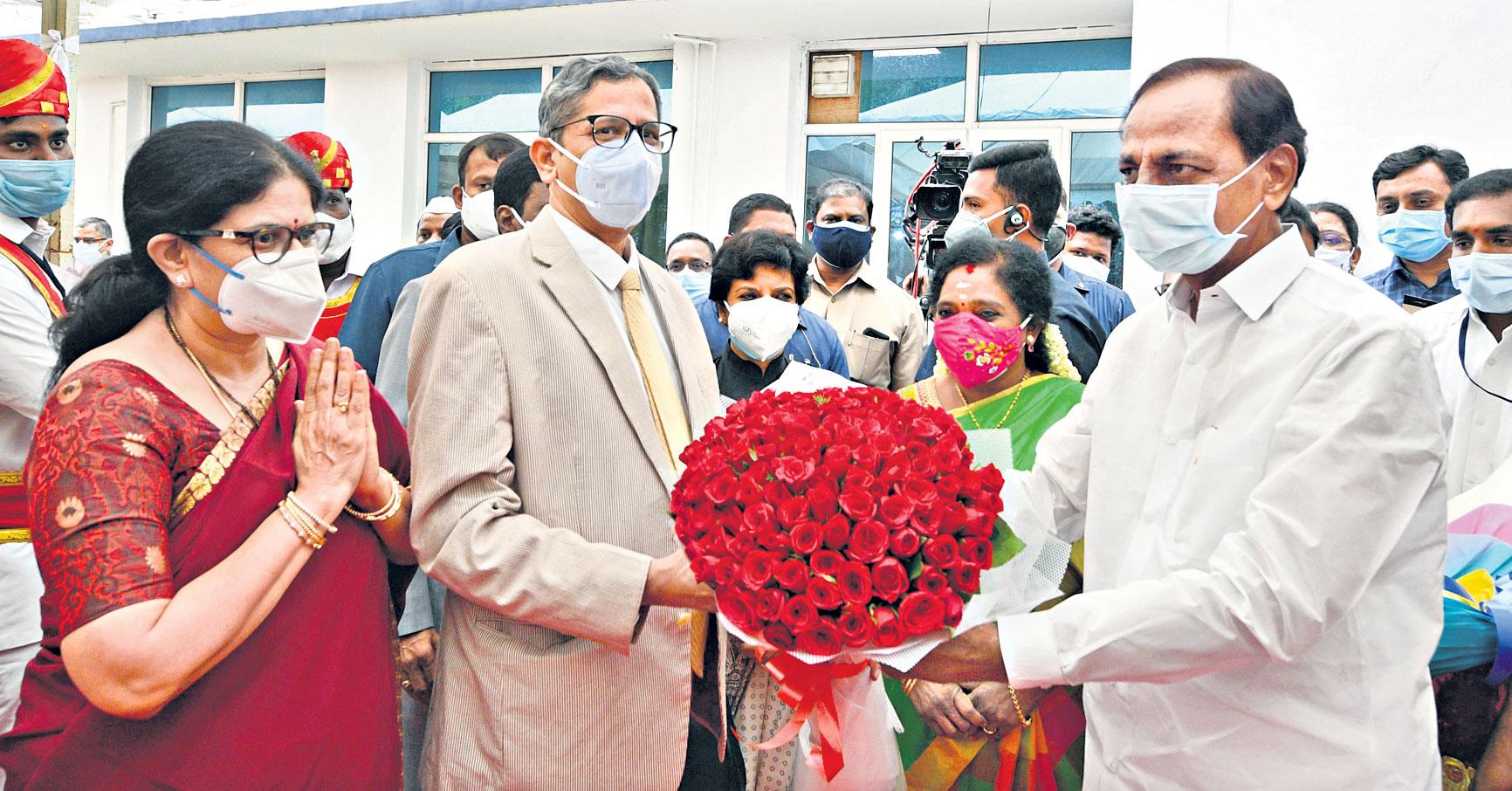 సీజేఐ ఎన్వీ రమణకు ఘన స్వాగతం