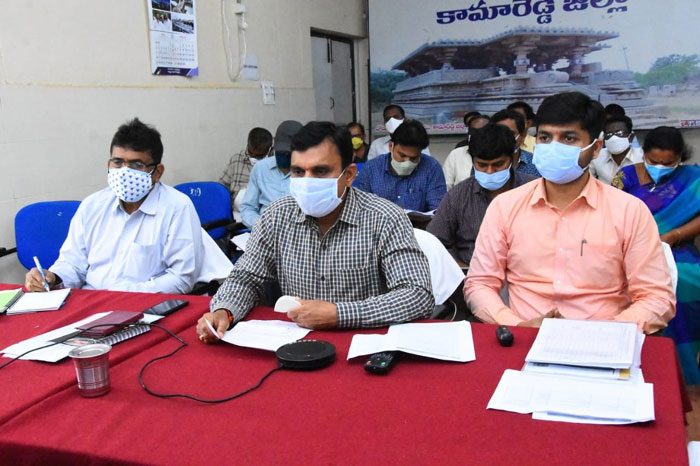 హైవేకు ఇరువైపులా మొక్కలు నాటాలి