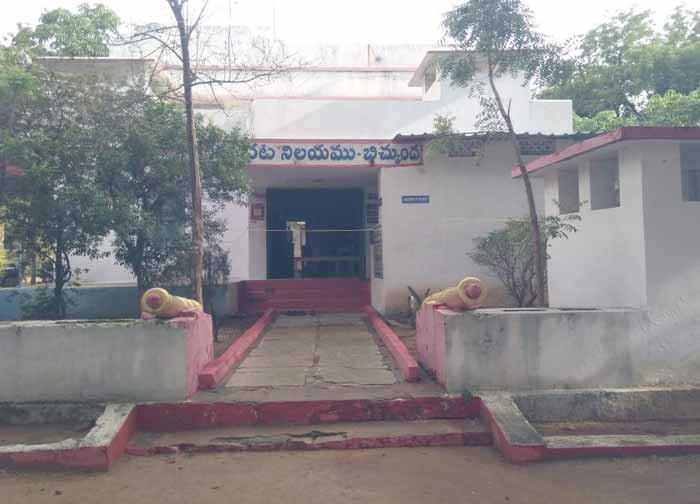 అక్రమ వసూళ్లలో ‘ఆ నలుగురు’!