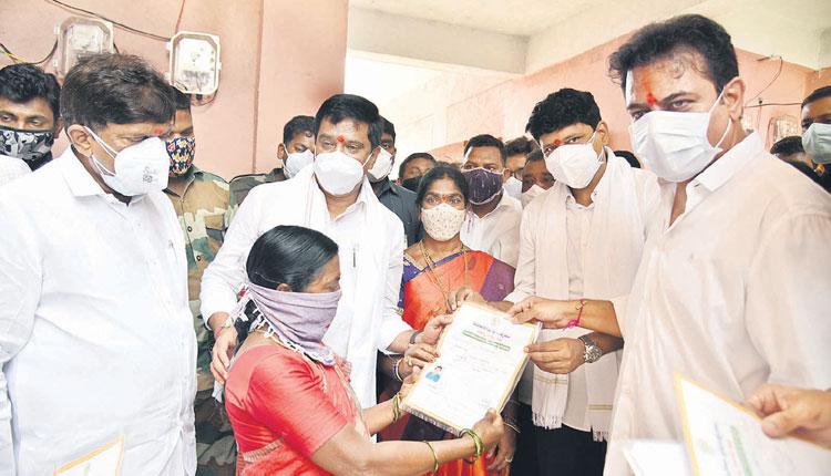 ‘పైసా ఖర్చు లేకుండా డబుల్‌’ ఇండ్లు