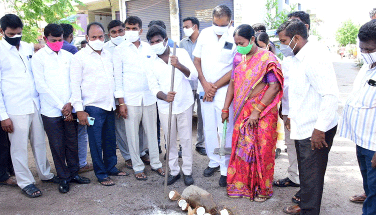 అల్గునూర్‌ను ఆదర్శంగా తీర్చిదిద్దుతాం