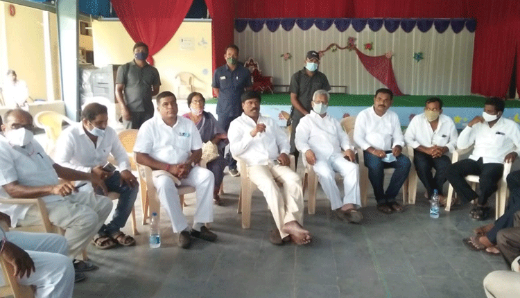 టీఆర్‌ఎస్‌ బలోపేతం కోసం కృషి చేయాలి