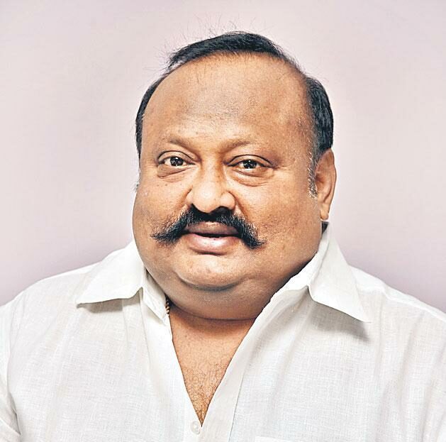 బీసీ భవనాలకు తక్షణమే టెండర్లు