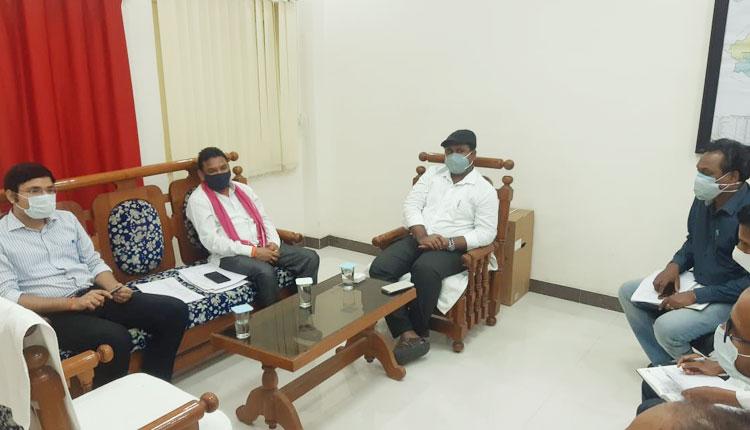 అక్రమ కట్టడాలు తొలగించాలి