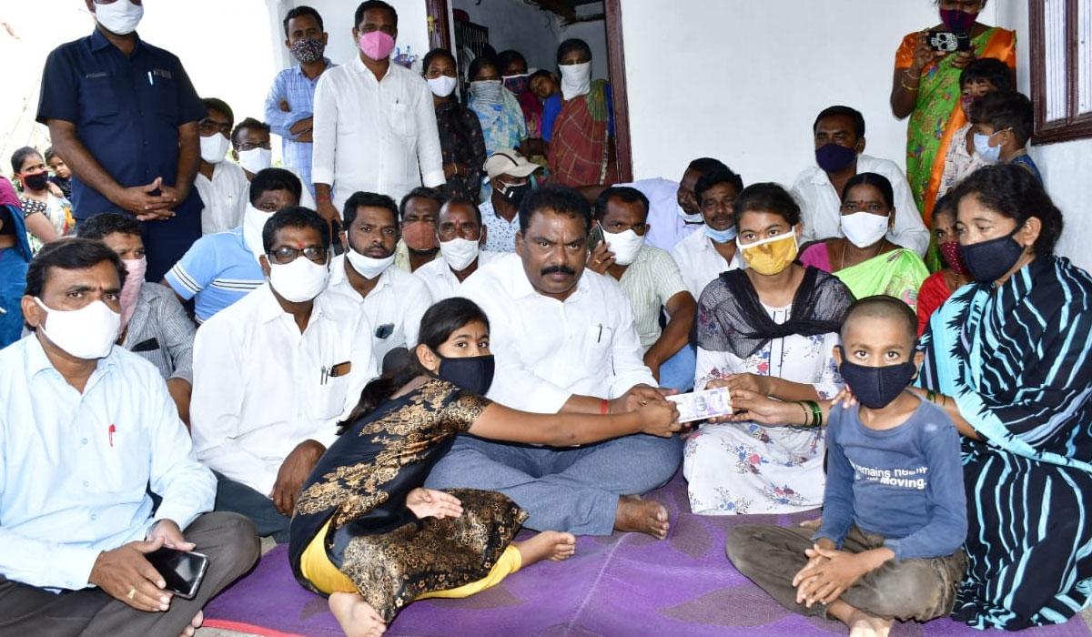 ఎమ్మెల్యే సుంకె ర‌విశంక‌ర్‌కు మంత్రి కేటీఆర్ అభినంద‌న‌లు