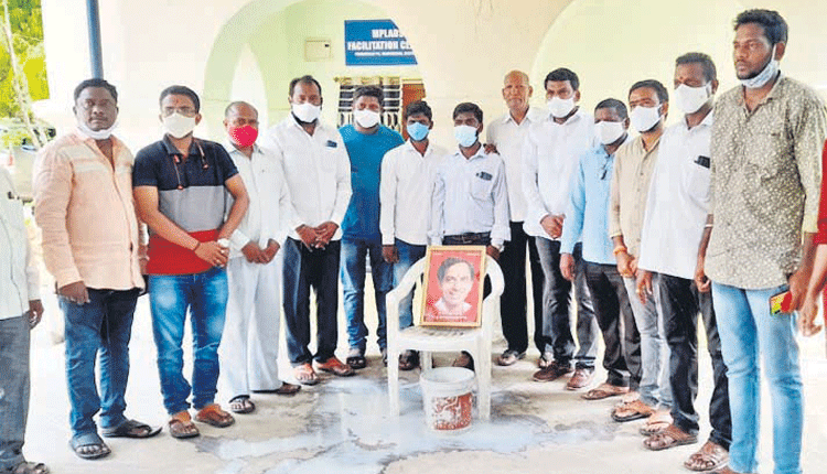 దళిత బాంధవుడు కేసీఆర్‌