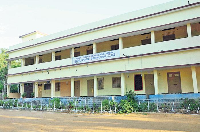 ఆన్‌లైన్‌లో ఇంటర్‌ ప్రథమ సంవత్సర ప్రవేశాలు