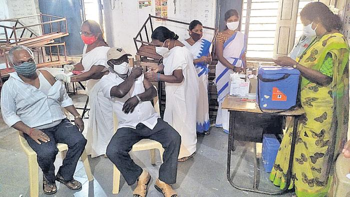 కొనసాగుతున్న వ్యాక్సినేషన్‌