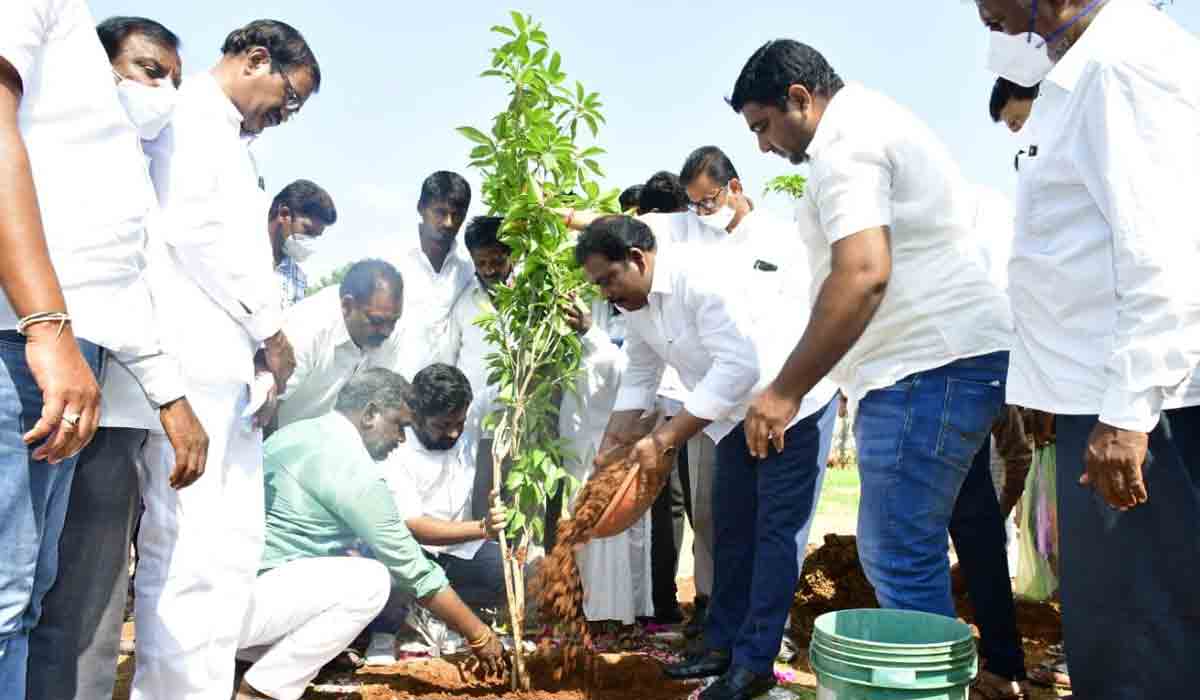 గ్రీన్ ఇండియా చాలెంజ్‌లో పాల్గొన్న చొప్పదండి ఎమ్మెల్యే