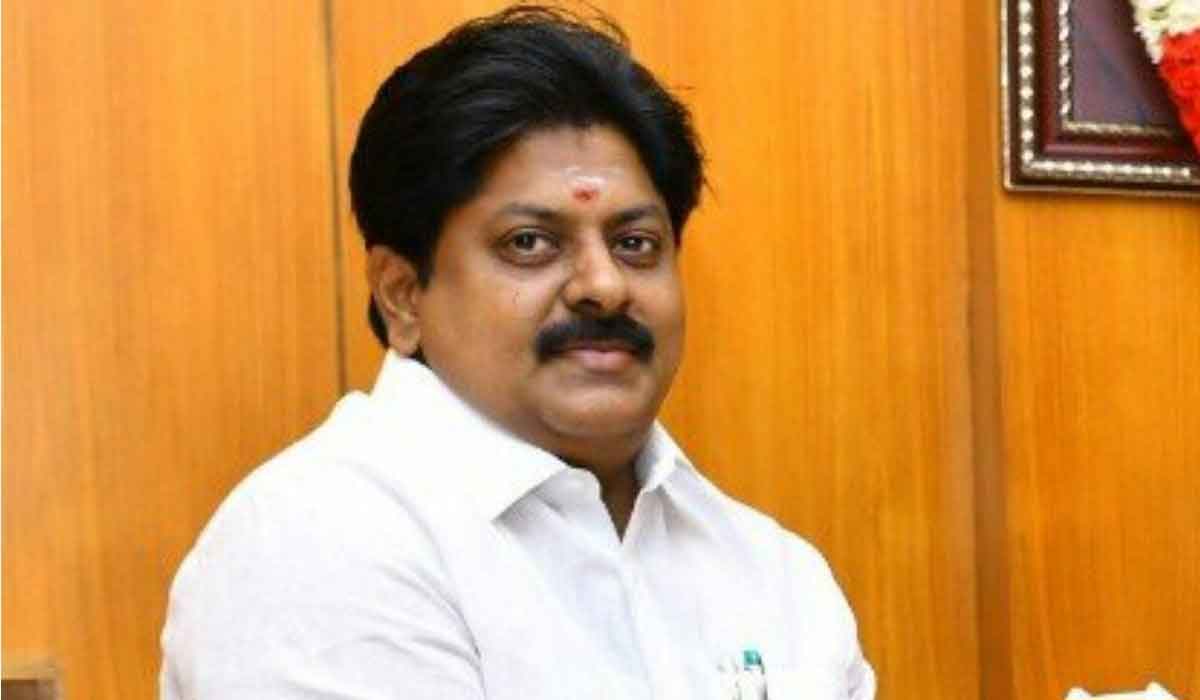 అత్యాచార ఆరోప‌ణ‌లు.. మాజీ మంత్రి అరెస్ట్‌