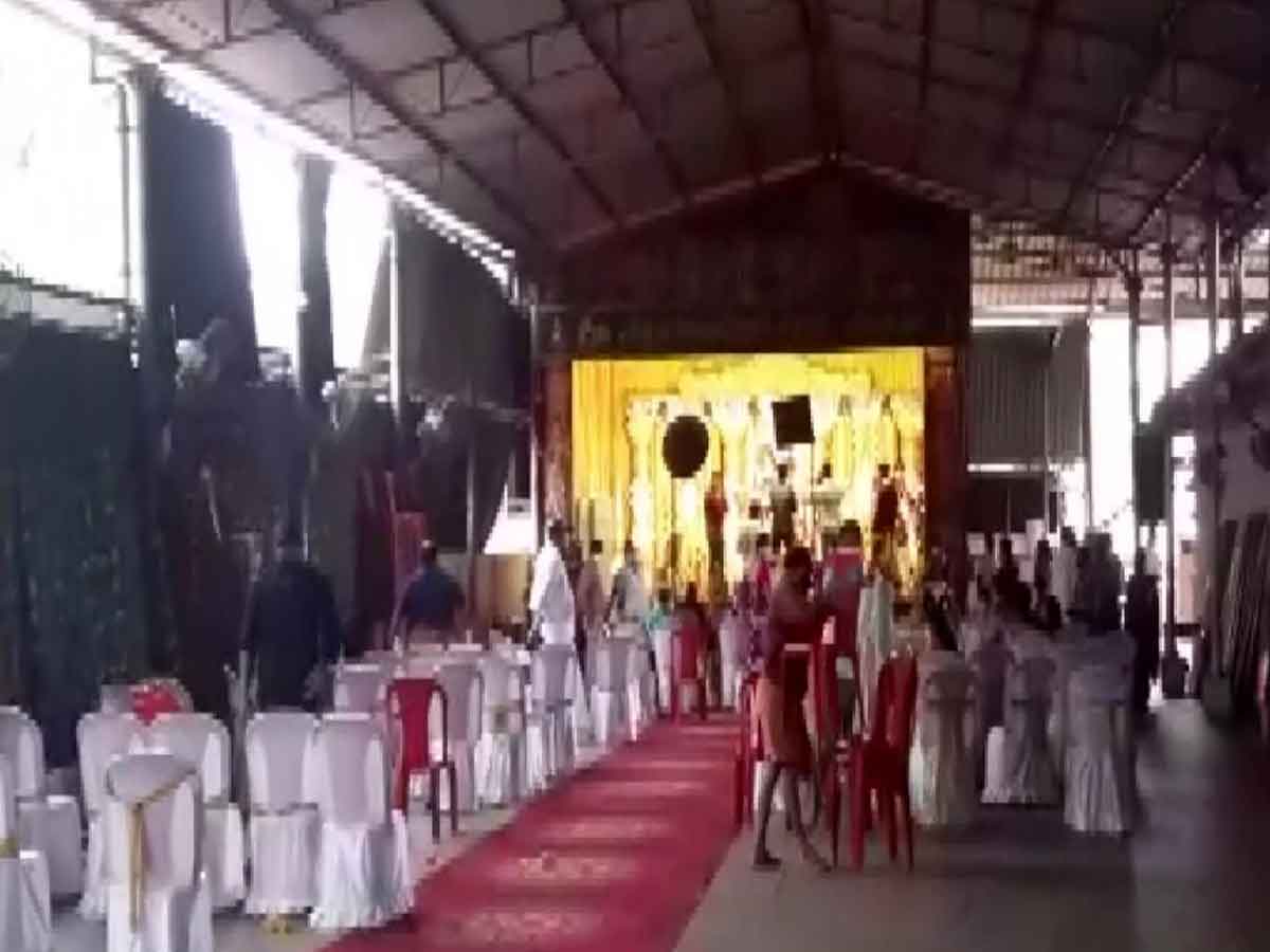 క‌రోనా నిబంధ‌న‌లు ఉల్లంఘించినందుకు పెండ్లి నిలిపివేత‌