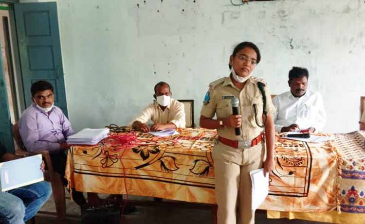 సాగుచేస్తున్న వారికే హక్కులు కల్పించాలి