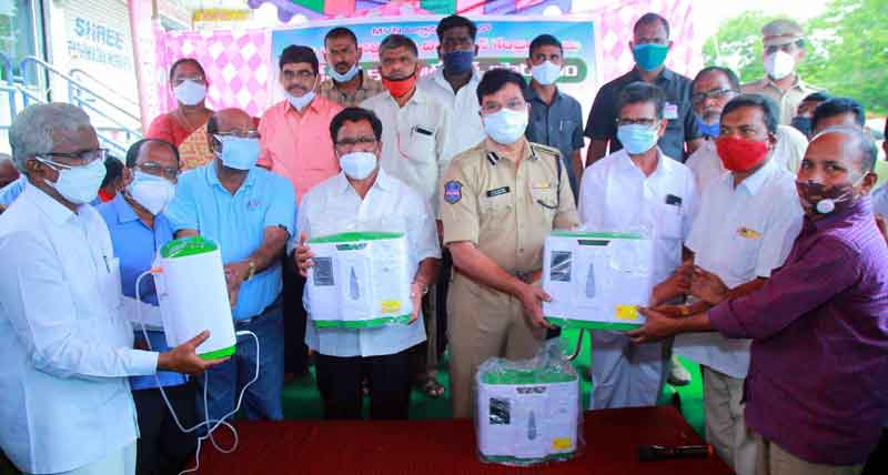 సమాజసేవలో ముందుండడం అభినందనీయం