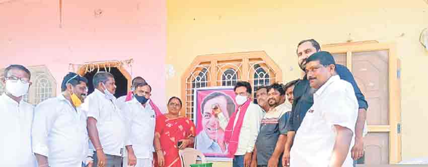 పరిశ్రమల స్థాపనకు సహకారం అందించాలి