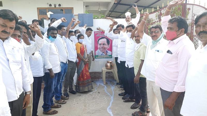 అన్ని వర్గాల సంక్షేమానికి సీఎం కేసీఆర్‌ కృషి