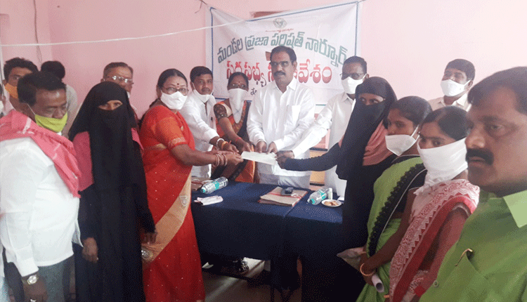 ప్రజలకు జవాబుదారీగా పనిచేయాలి