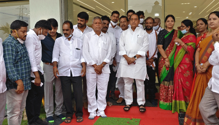 జిల్లా ఏర్పాటుతోనే వ్యాపార విస్తరణ