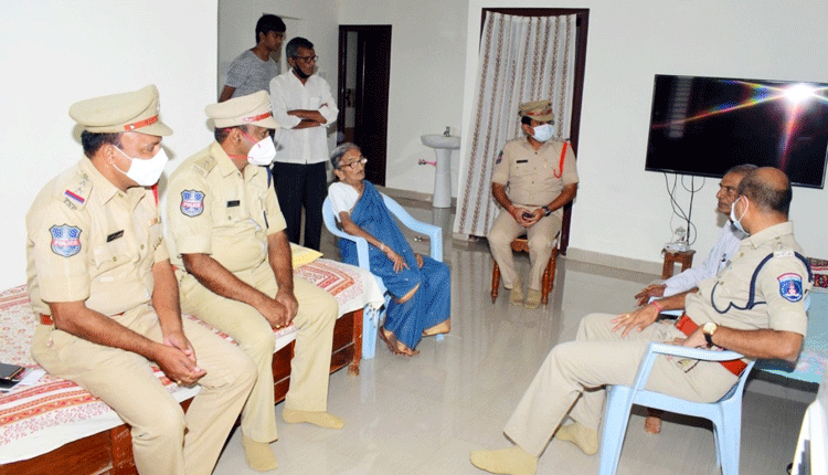 అమ్మా.. నీకొడుకును రమ్మను..