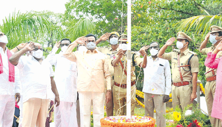 నిరాడంబరంగా ఆవిర్భావ వేడుక