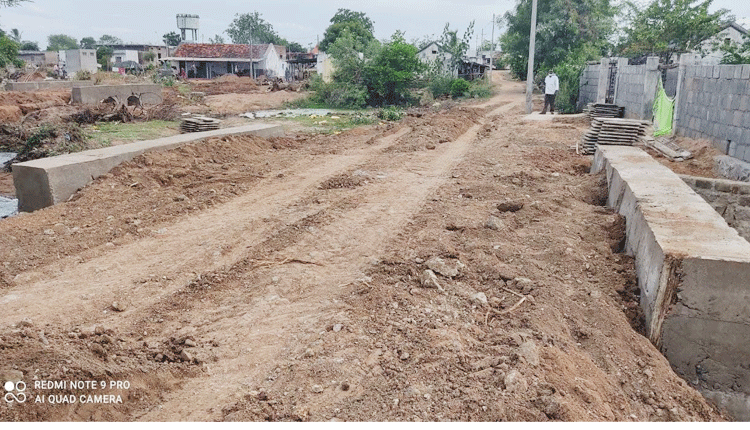 కష్టాలు తీర్చిన కల్వర్టులు