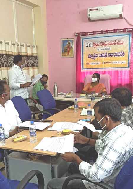 అభివృద్ధి పనులు పూర్తి చేయాలి