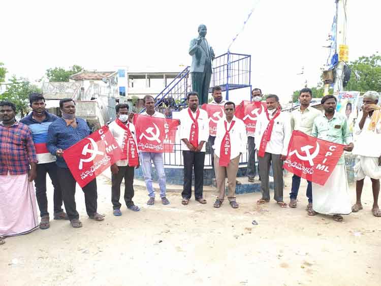 పెట్రోల్‌, డీజిల్‌ ధరలను తగ్గించాలి