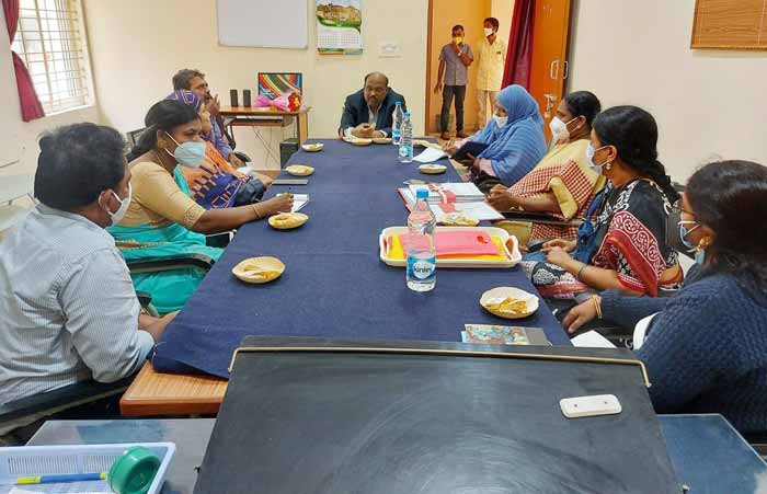 టీయూలో పలు విభాగాలను సందర్శించిన వీసీ