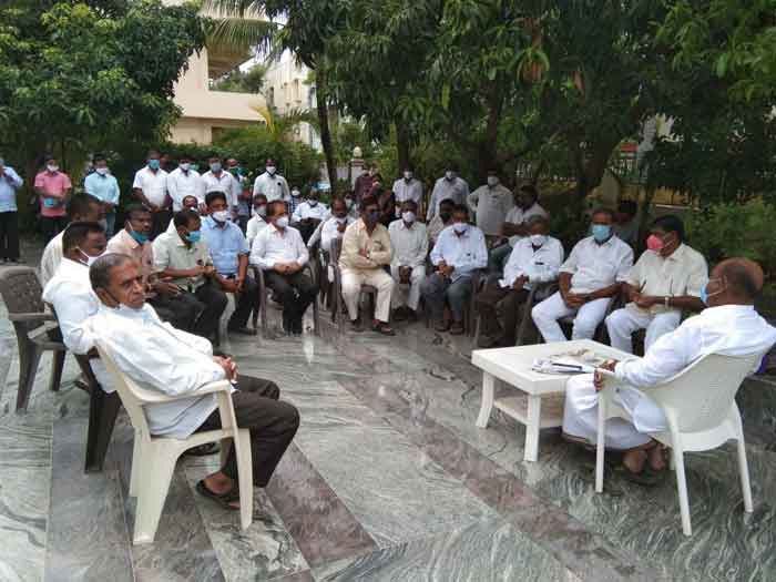 ఎన్సీఎస్‌ఎఫ్‌ నిర్వహణ రైతులకు అప్పగించాలి