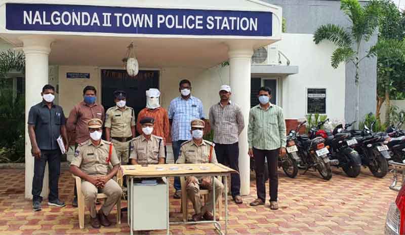 అంతర్రాష్ట్ర దొంగ అరెస్టు