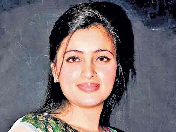 ఎంపీ నవనీత్‌ కౌర్‌కు ఊరట