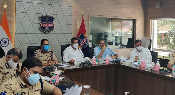 నకిలీ విత్తనాలను నియంత్రించాలి