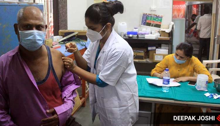 వ్యాక్సిన్ వేసుకుంటేనే జీతం.. ప్ర‌భుత్వ ఉద్యోగుల‌కు ఆదేశాలు..!