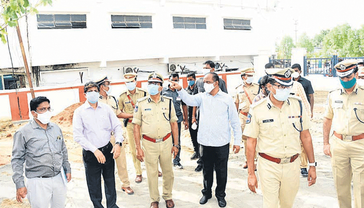 ప్రజల హృదయాలను గెలుచుకోవాలి