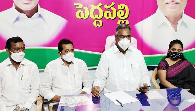 సీఎం కేసీఆరే మా నాయకుడు