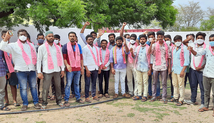 అశోక్‌, రాజుతో టీఆర్‌ఎస్‌వీకి సంబంధం లేదు