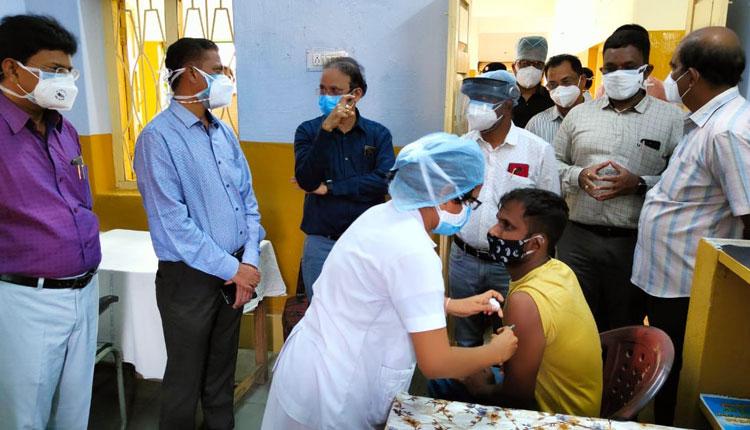 సింగరేణిలో మెగా కొవిడ్‌ వ్యాక్సినేషన్‌ షురూ