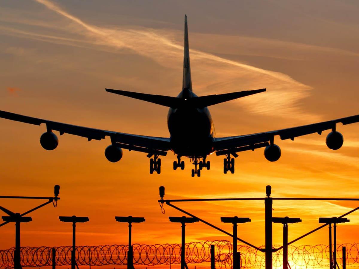 ప్రయాణించే క్లాస్‌ తగ్గిస్తే.. విమాన టిక్కెట్ ధరలో 75 శాతం తిరిగి చెల్లించాల్సిందే: డీజీసీఏ