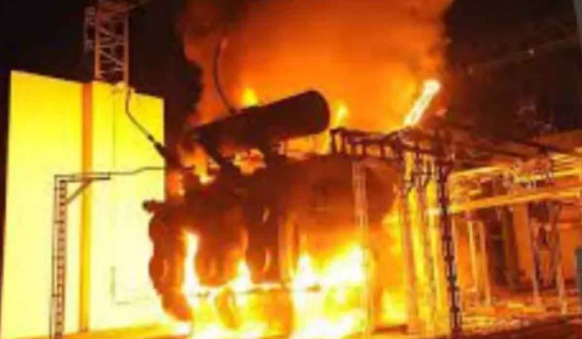 పాల్వంచ స‌బ్‌స్టేష‌న్‌లో అగ్నిప్ర‌మాదం.. ట్రాన్స్‌ఫార్మ‌ర్లు ద‌గ్ధం