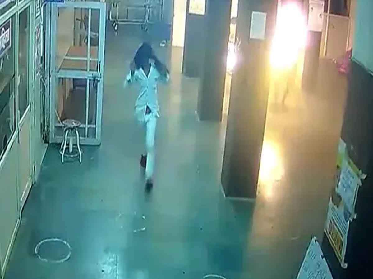 ఆసుప‌త్రిలో మంట‌ల్లో రోగి.. నిప్పు పెట్టిన నిందితుడు అరెస్ట్‌