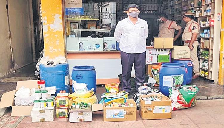 నకిలీ విత్తనాలు విక్రయిస్తున్న వ్యాపారి గుట్టురట్టు