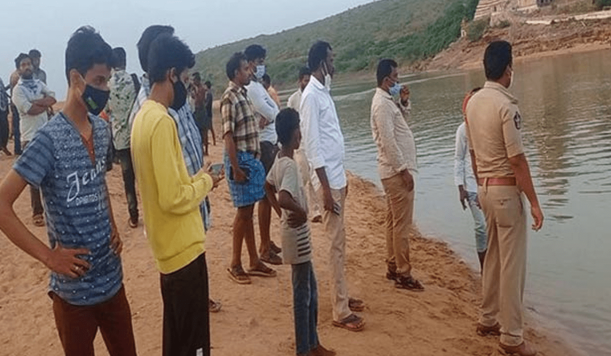 పెన్నా న‌దిలో న‌లుగురు పిల్ల‌లు గ‌ల్లంతు