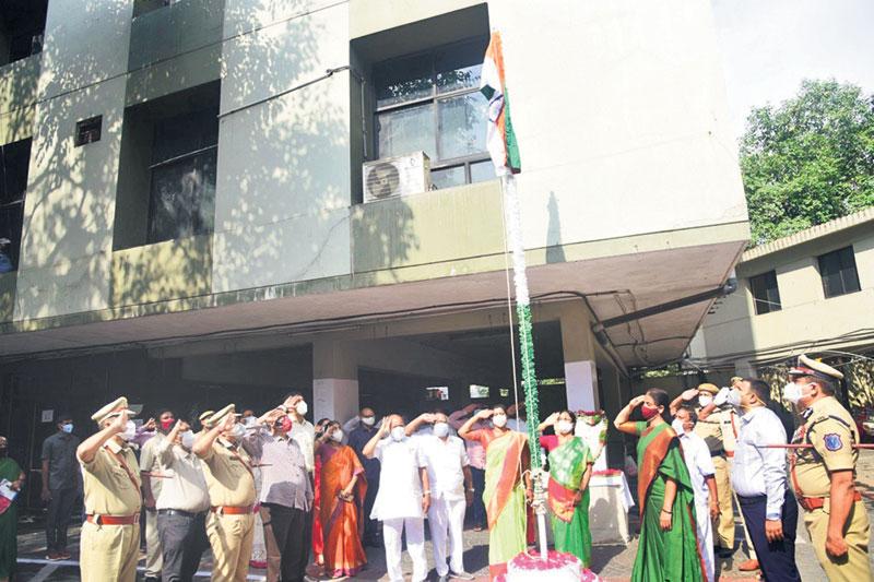 ఆవిర్భావ.. ఆనందోత్సవం