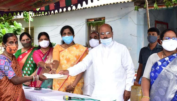 పేదల సంక్షేమానికి ప్రాధాన్యం