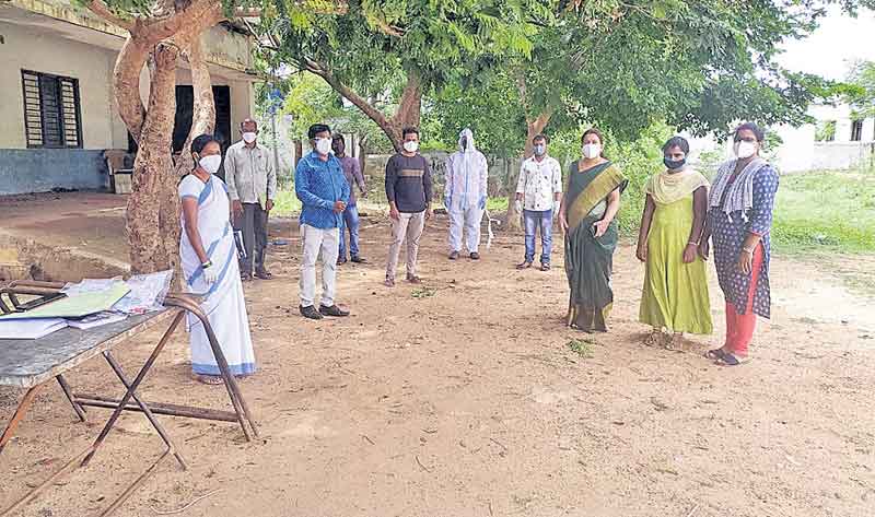 ప్రజలు అప్రమత్తంగా ఉండాలి