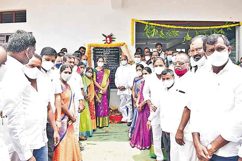 రైతాంగ ప్రయోజనాలకు ప్రభుత్వం పెద్దపీట