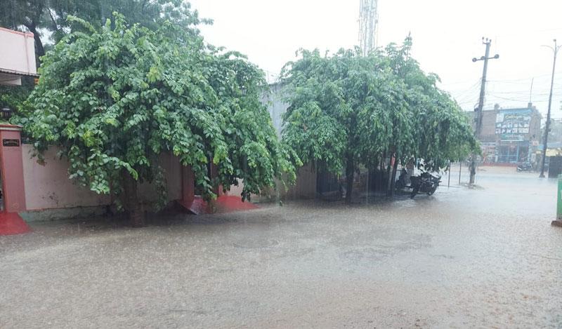 మబ్బులొచ్చినయ్‌!