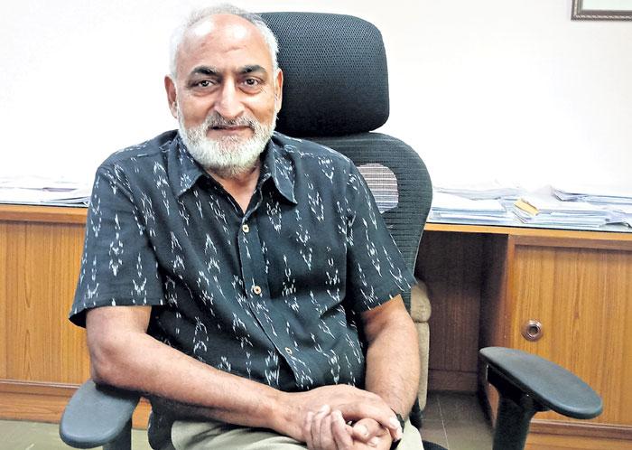 లాక్‌డౌన్‌ సడలించాలి